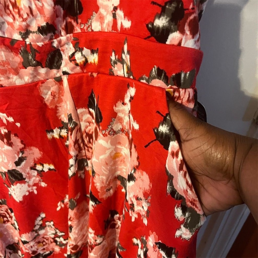 Torrid Plus Size Red‎ Floral Contouring Fit & Flare Ponte Dress 24 NWT - Picture 9 of 11